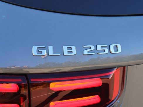 New 2026 Mercedes-Benz GLB 250 4MATIC image 8