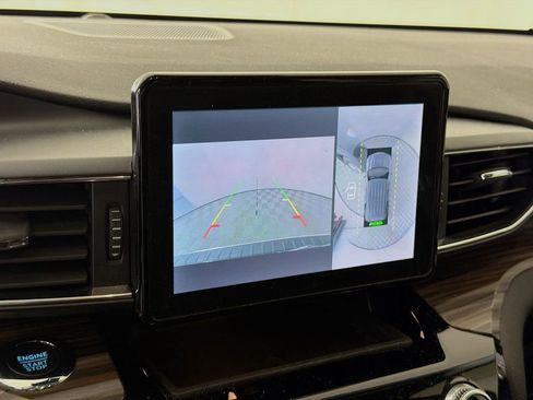 Used 2022 Ford Explorer Limited w/ Equipment Group 301A image 19