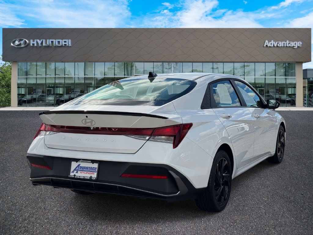 Used 2026 Hyundai Elantra Sport FWD image 5