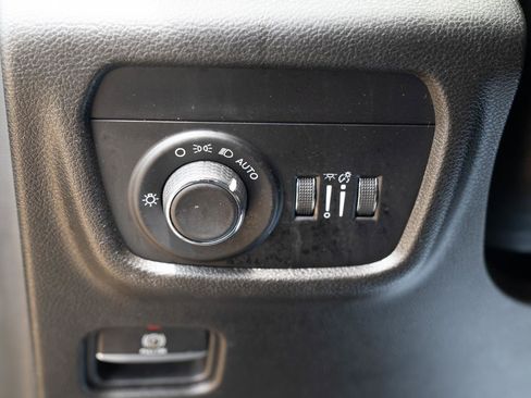Used 2021 Jeep Grand Cherokee L Laredo w/ Luxury Tech Group I AWD/4WD image 22