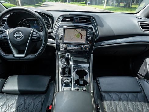 Used 2023 Nissan Maxima Platinum w/ Sport Mat Group FWD image 17