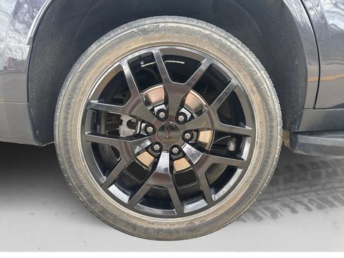 Used 2022 Chevrolet Tahoe LT w/ Luxury Package image 27