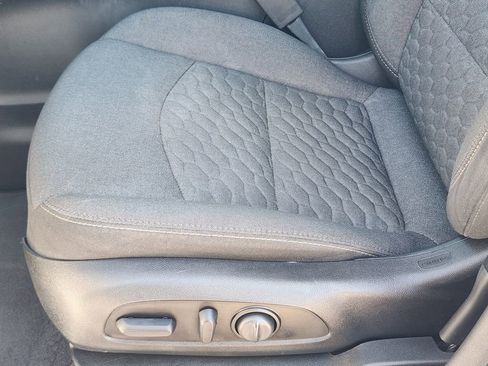Certified 2019 Chevrolet Equinox LT FWD image 24