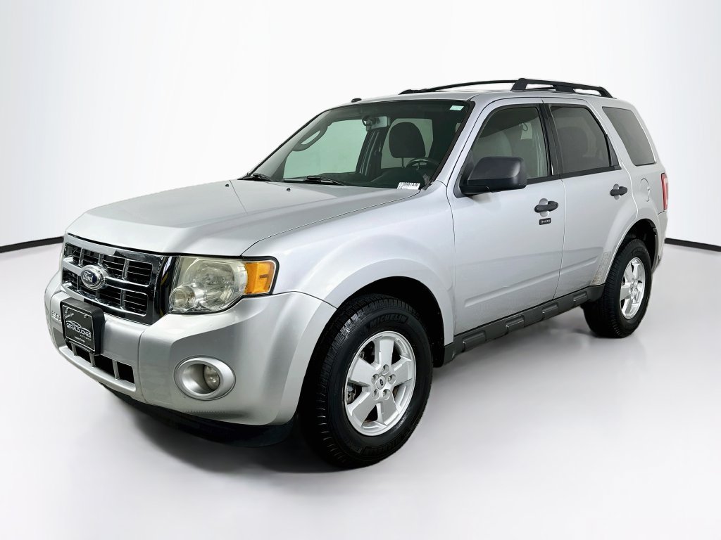 Used 2011 Ford Escape XLT w/ 202A Rapid Spec Order Code FWD image 1