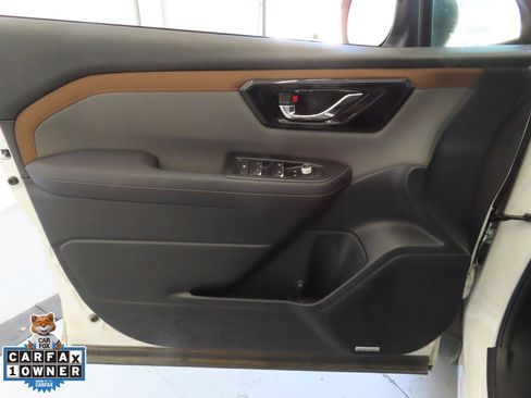 Used 2025 Subaru Forester Sport image 10