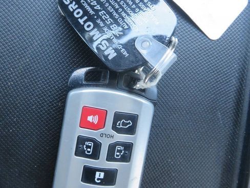 Used 2016 Toyota Sienna Limited Premium FWD image 35