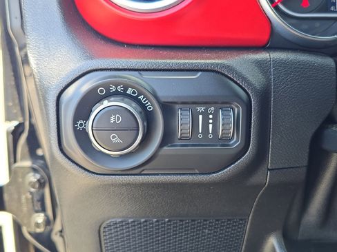 Used 2020 Jeep Gladiator Rubicon AWD/4WD image 23