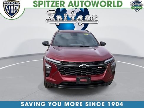 Used 2024 Chevrolet Trax RS w/ Sunroof Package FWD image 4