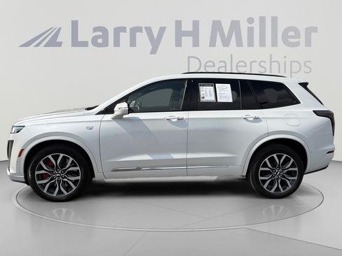 Used 2023 Cadillac XT6 Sport w/ Technology Package AWD/4WD image 2