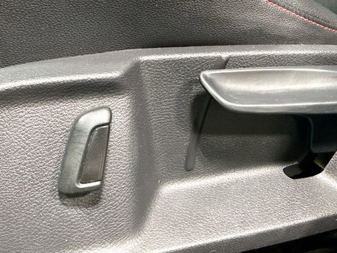 Used 2017 Volkswagen GTI SE image 20