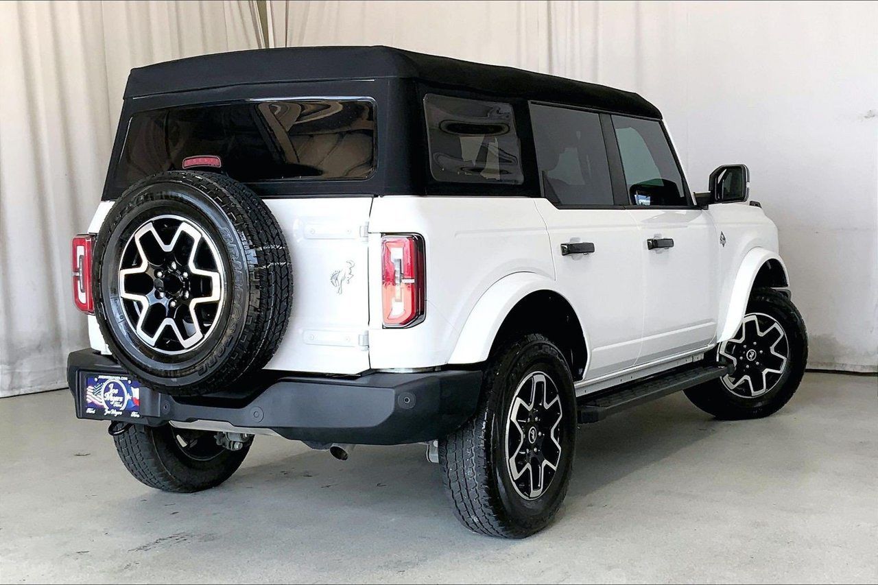 Used 2023 Ford Bronco Outer Banks AWD/4WD image 13
