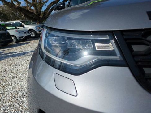 Used 2023 Land Rover Discovery S R-Dynamic image 10
