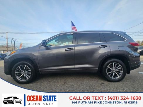 Used 2018 Toyota Highlander XLE image 2