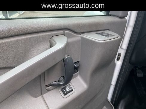 Used 2016 Chevrolet Express 3500 Extended RWD image 9