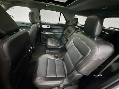 Used 2024 Ford Explorer Limited w/ Limited Technology Package AWD/4WD image 26