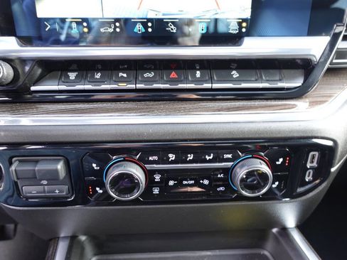 Used 2024 Chevrolet Silverado 2500 LT w/ Midnight Edition image 55