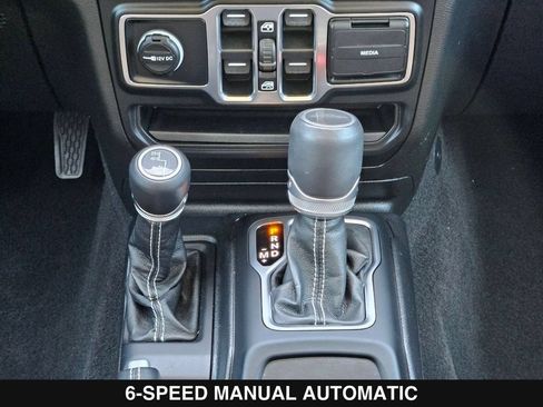 Used 2020 Jeep Gladiator Overland AWD/4WD image 22
