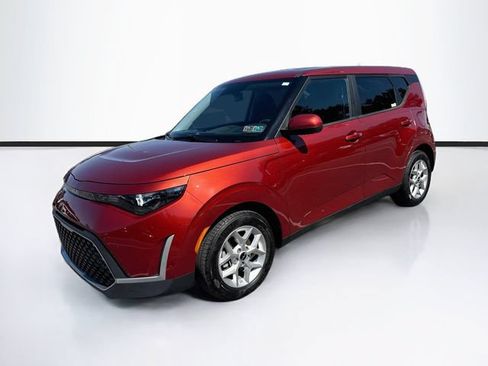 Used 2023 Kia Soul LX w/ Option Group 015 FWD image 4