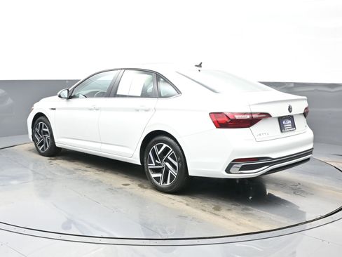Used 2022 Volkswagen Jetta SEL FWD image 4
