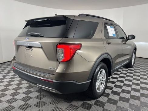Used 2021 Ford Explorer XLT w/ Equipment Group 202A image 10