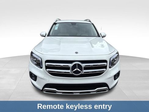 Used 2022 Mercedes-Benz GLB 250 w/ Premium Package Lite image 9