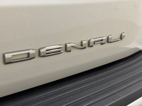 Certified 2022 GMC Yukon Denali AWD/4WD image 15