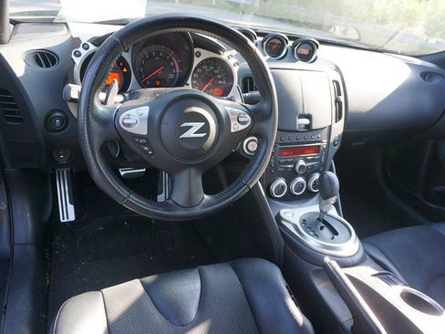 Used 2014 Nissan 370Z Touring RWD image 4