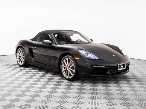 Used 2018 Porsche 718 Boxster S image 6