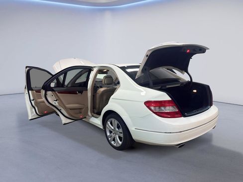 Used 2011 Mercedes-Benz C 300 4MATIC Sedan image 12