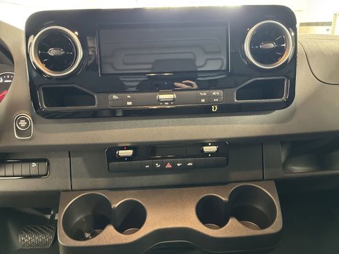 New 2025 Mercedes-Benz Sprinter 2500 image 9