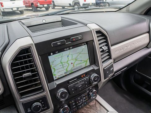 Used 2019 Ford F250 Lariat w/ Lariat Value Package image 28