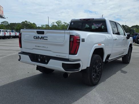 Used 2025 GMC Sierra 2500 Denali Ultimate image 5