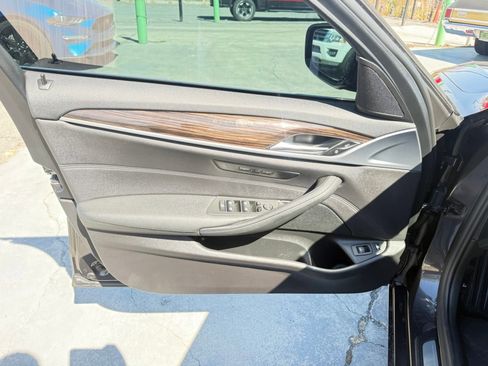 Used 2019 BMW 530e w/ Convenience Package image 11