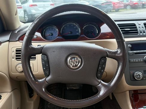 Used 2007 Buick Lucerne CXS image 10