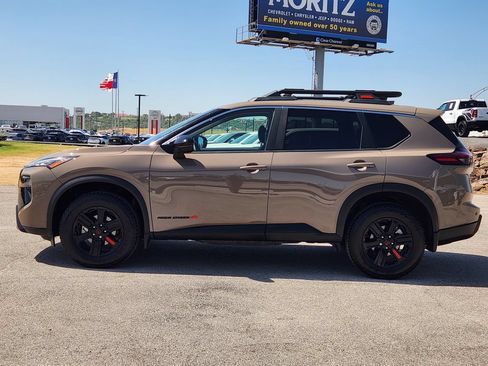 Used 2025 Nissan Rogue SV w/ Rock Creek Premium Package AWD/4WD image 4