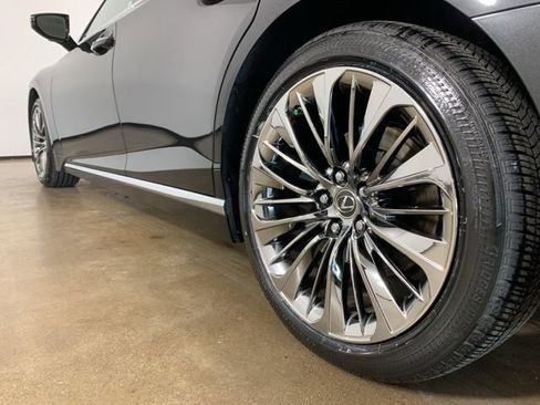 Used 2022 Lexus LS 500 AWD w/ Luxury Package image 15