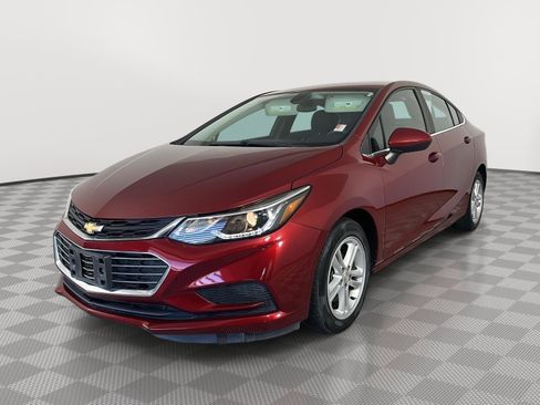 Used 2017 Chevrolet Cruze LT w/ Sun And Sound Package FWD image 3
