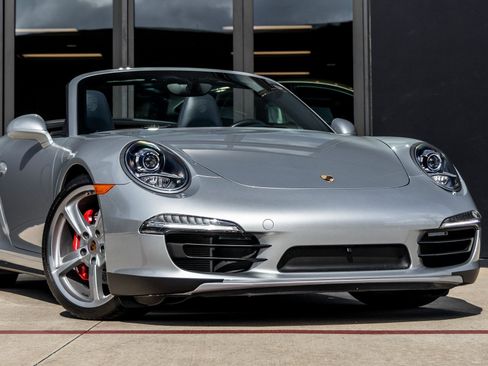 Certified 2014 Porsche 911 Carrera 4S image 9