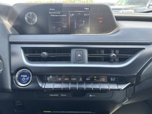 Used 2022 Lexus UX 250h AWD/4WD image 19