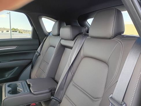 New 2025 MAZDA CX-5 Signature image 18