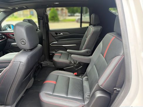 Certified 2025 Chevrolet Traverse RS AWD/4WD image 10