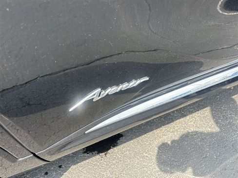 Used 2023 Buick Envision Avenir AWD/4WD image 31