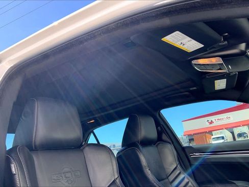 Used 2023 Chrysler 300 C RWD image 30