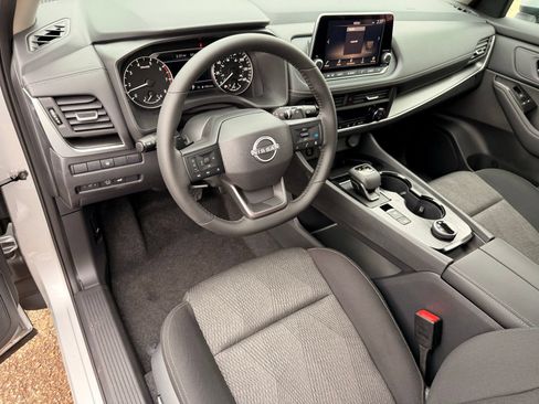 Used 2026 Nissan Rogue SV AWD/4WD image 12