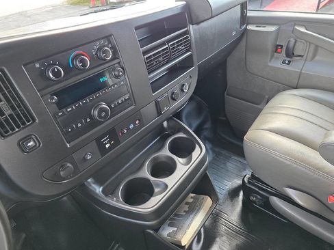 Used 2019 GMC Savana 3500 Extended w/ Driver Convenience Package image 16