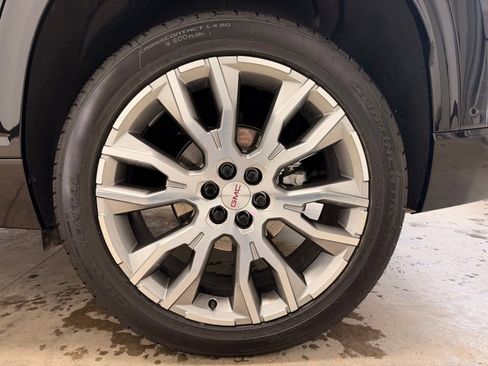 Used 2025 GMC Acadia Denali w/ Super Cruise Package image 14