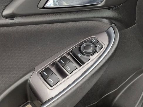 Used 2022 Chevrolet Malibu LT image 16