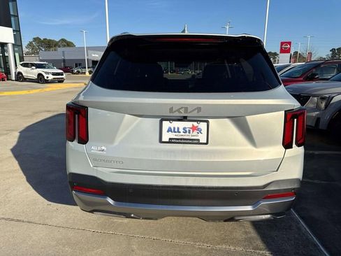 New 2026 Kia Sorento SX image 7