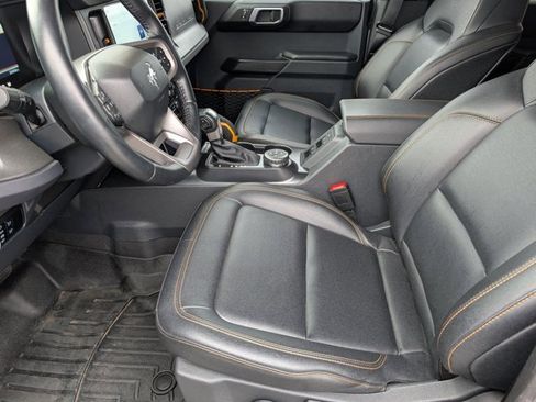 Used 2024 Ford Bronco Badlands image 14