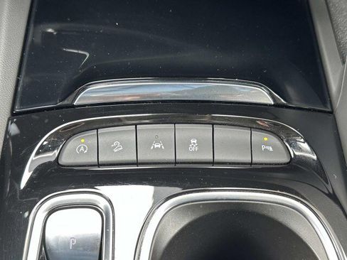 Used 2023 Buick Envision Essence image 22